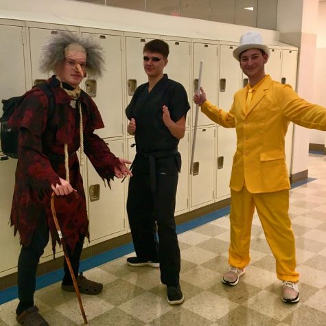 Seniors showed their school spirit by dressing up for Halloween. 