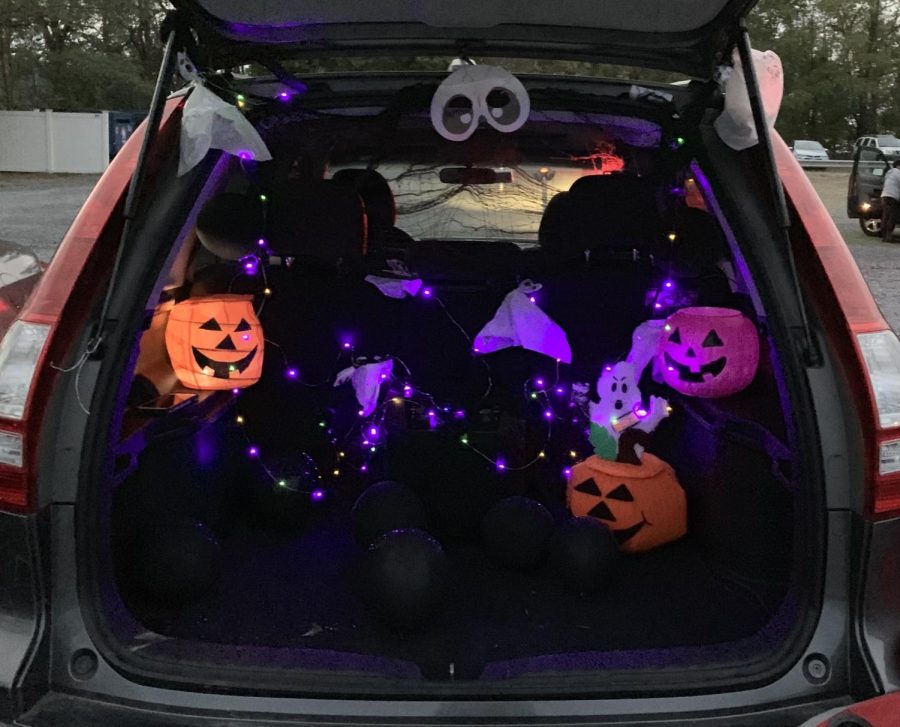 A+car+trunk+decorated+for+a+Halloween+Trunk+or+Treat+event.+%28Nicole+Neyman%29